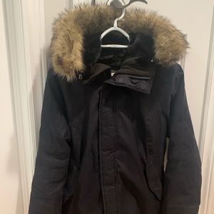 Aritzia TNA Black Vail Parka